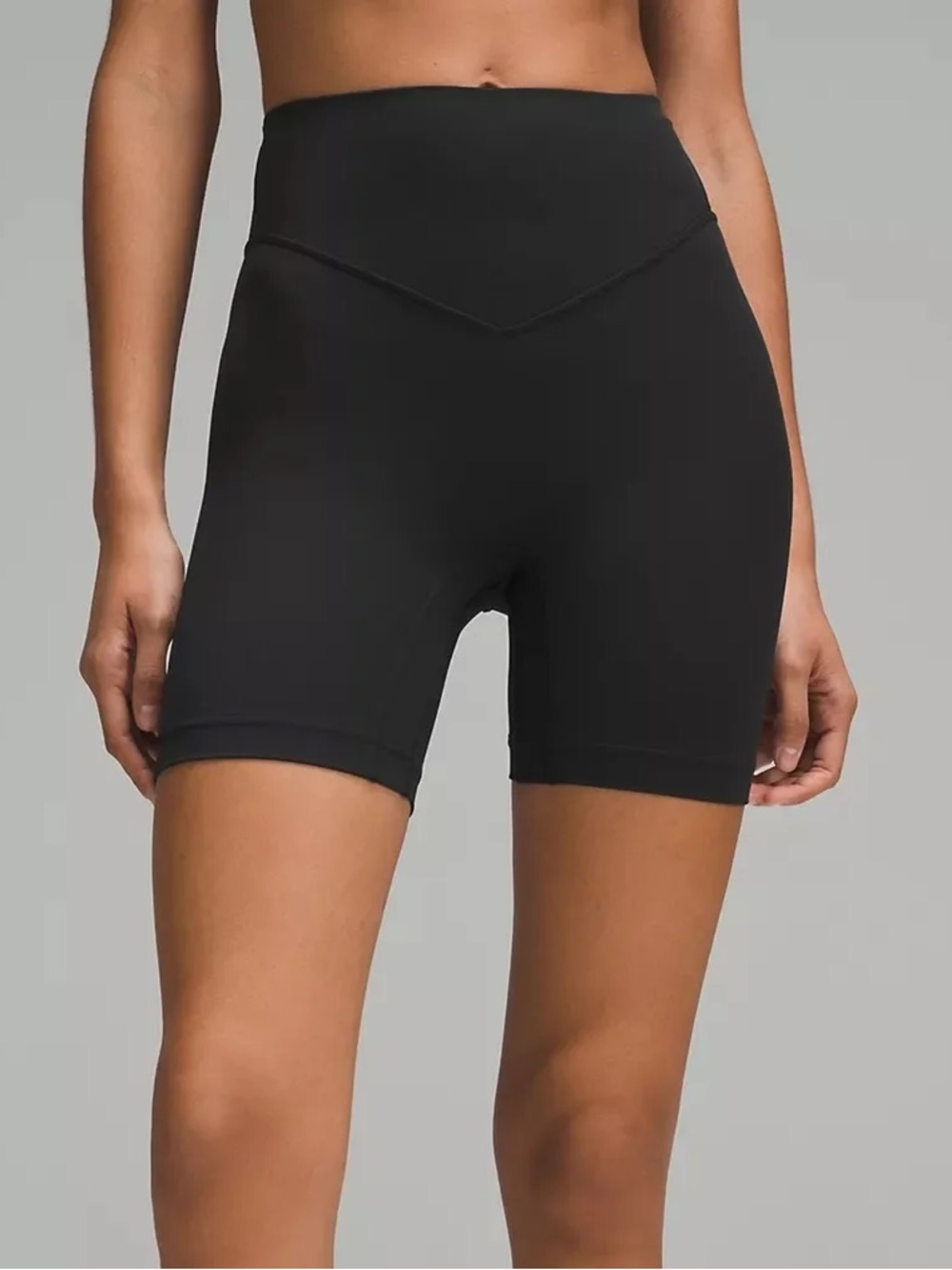 Lululemon Breezethrough High Rise Short 6" Size 6